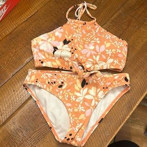 Adorable billabong bikini.  GUC.